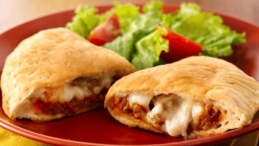 C6-Calzone Poulet / C6 Chicken, onions and mushrooms