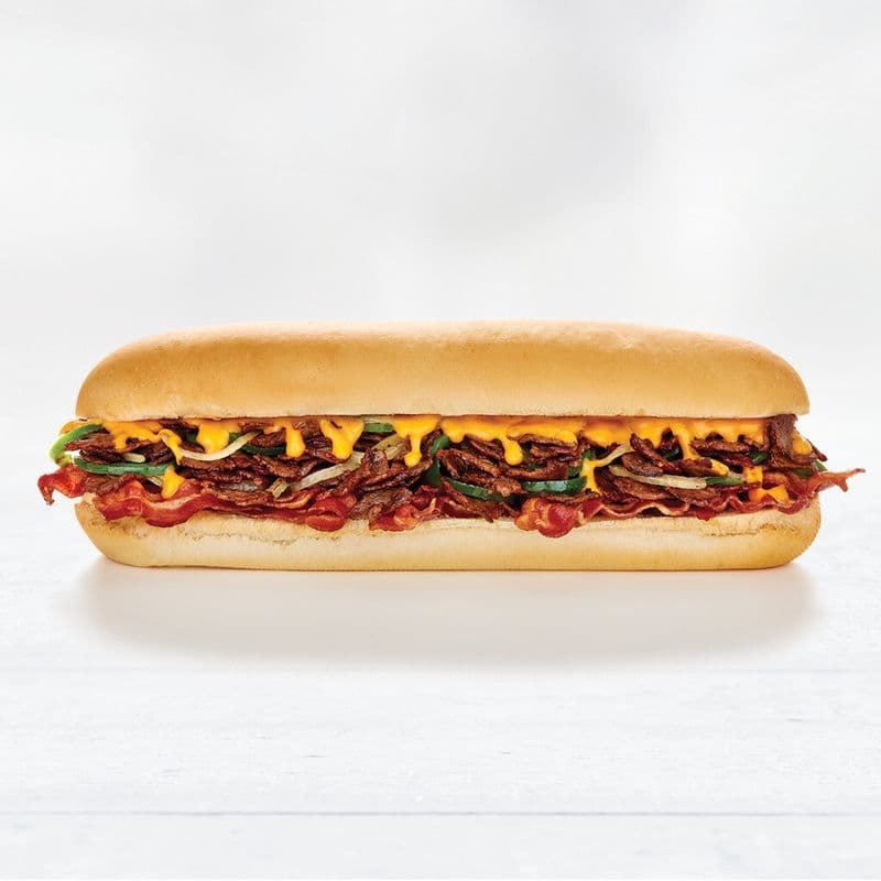 QUESO & BACON CHEESESTEAK - LARGE COMBO / CHEESESTEAK AU QUESO ET AU BACON - GRAND FORMAT