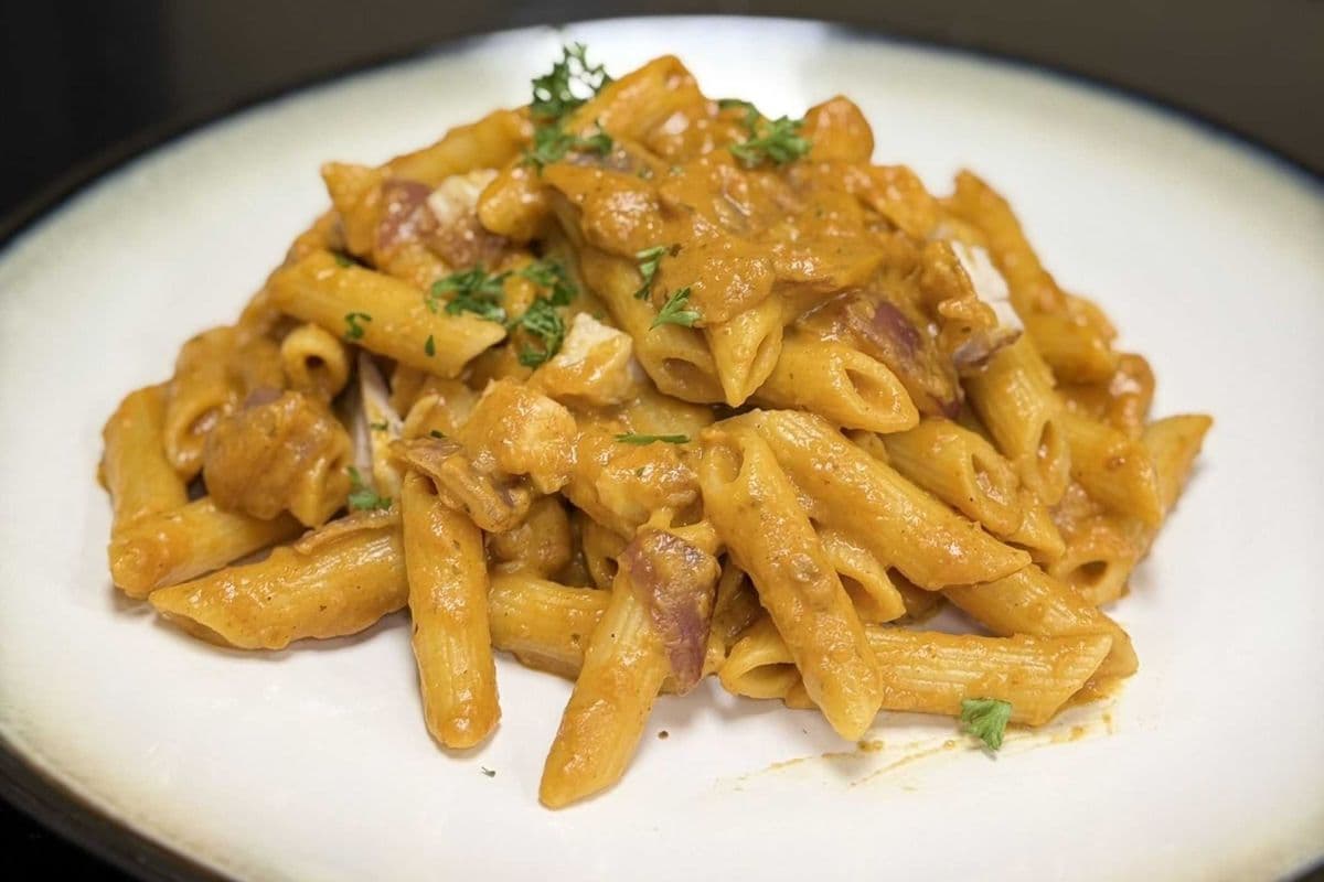 Butter Chicken Penne (16 oz) (800 Cal)