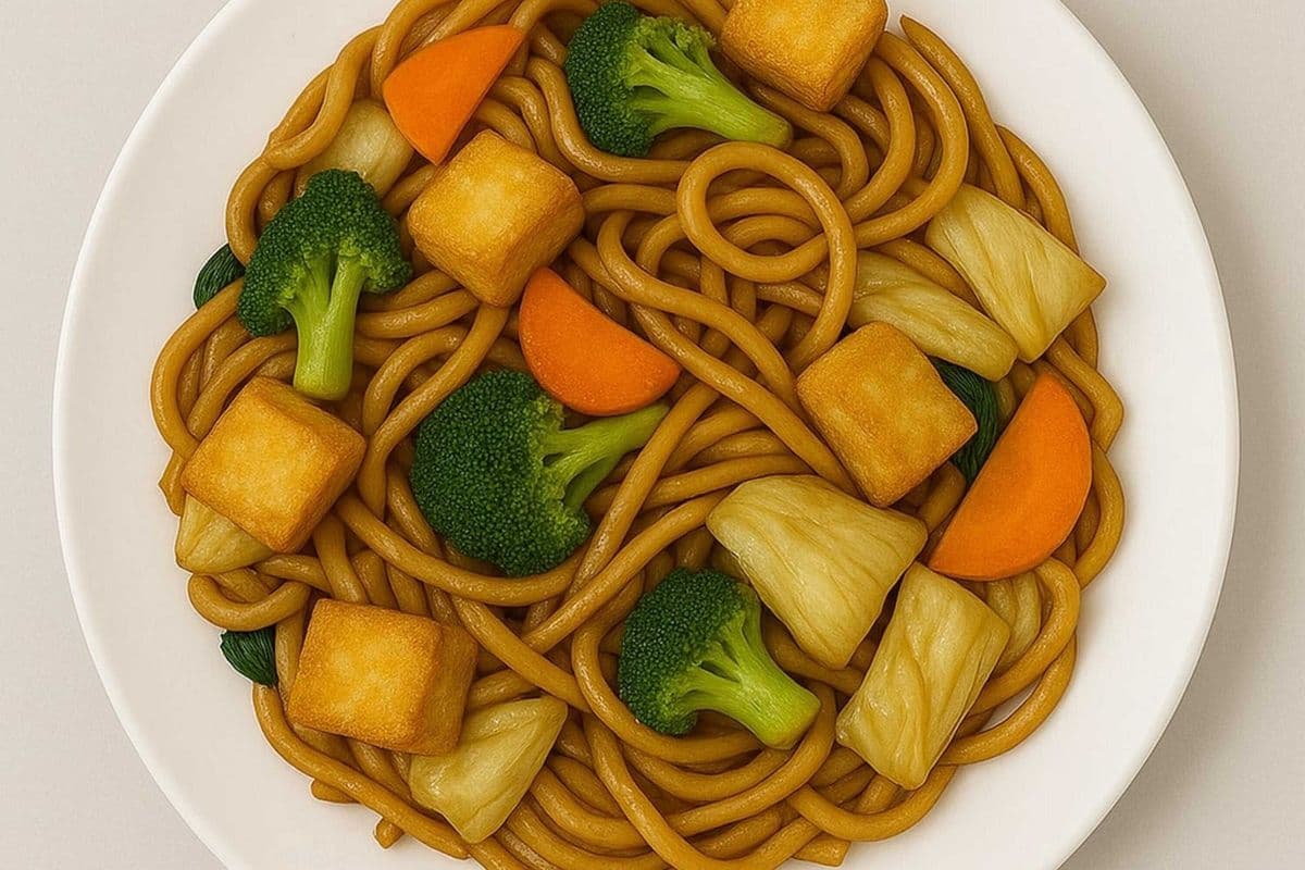F8. Vegetable and Tofu Chow Mein - 什菜炒麵