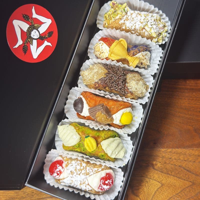 SetBox of 6 Small Gourmet Cannoli