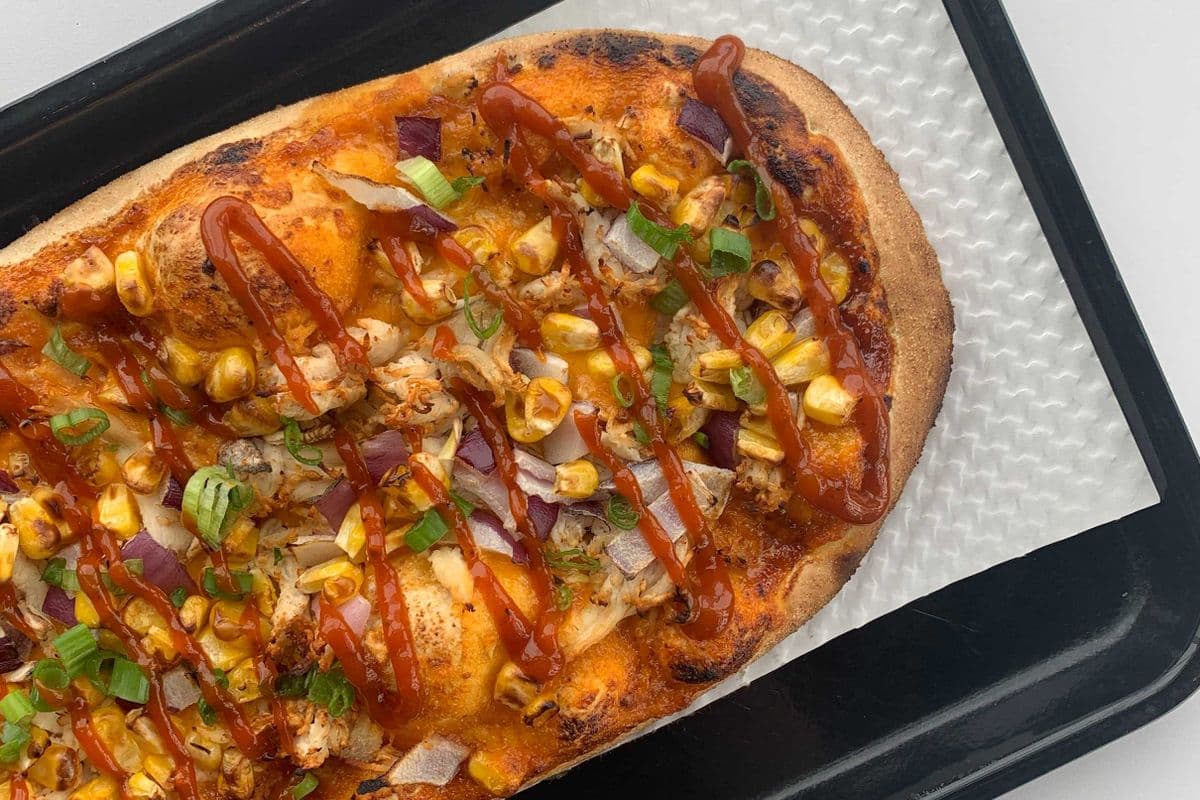 Finger Linck'n Smokey Chick'n Signature Pizza