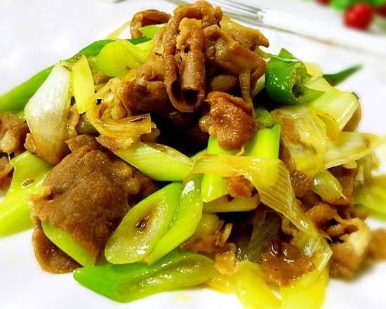 Agneau frit aux échalotes / Fried Lamb with Scallion