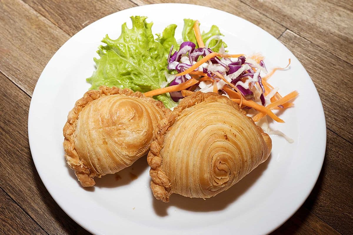 A4_Choux au poulet et au curry / Chicken Curry Puffs