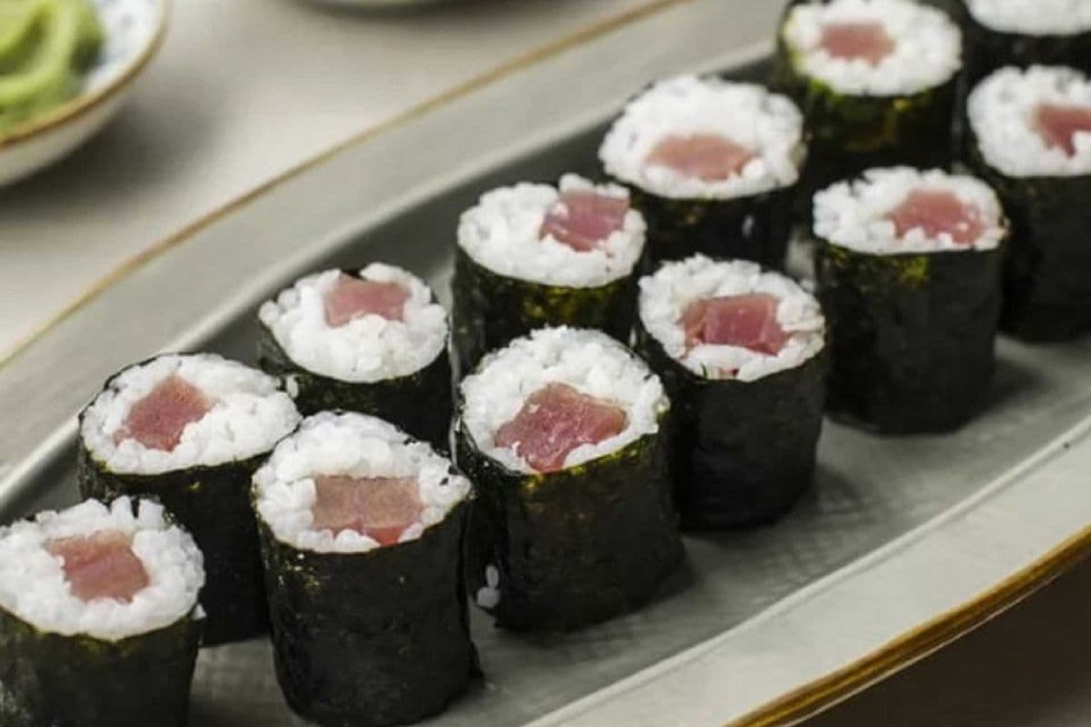 49. Tuna Roll (6 pcs)