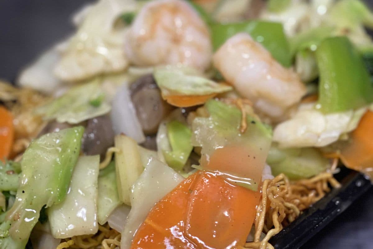 Shrimp with Vegetables Fried Noodles