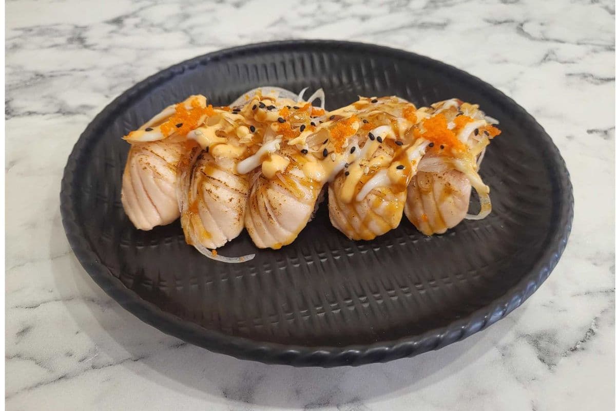 SR7. Aburi Salmon (5 pcs)