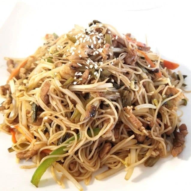 Braised Vermicelli withPreserved Veggies & Shredded Pork / 雪菜肉絲炆米