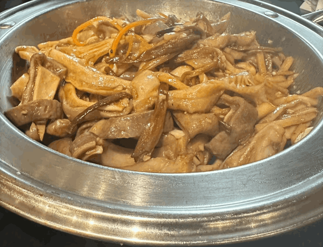 F6 Stir-Fried Pork Tripe with Shredded Vegetables / F6 猪肚炒三丝（虫草花+红萝卜丝+冬笋丝）