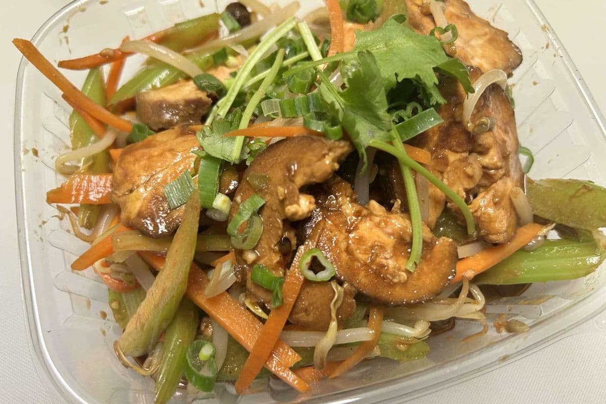 B3. Chicken Salad 凉拌鸡肉