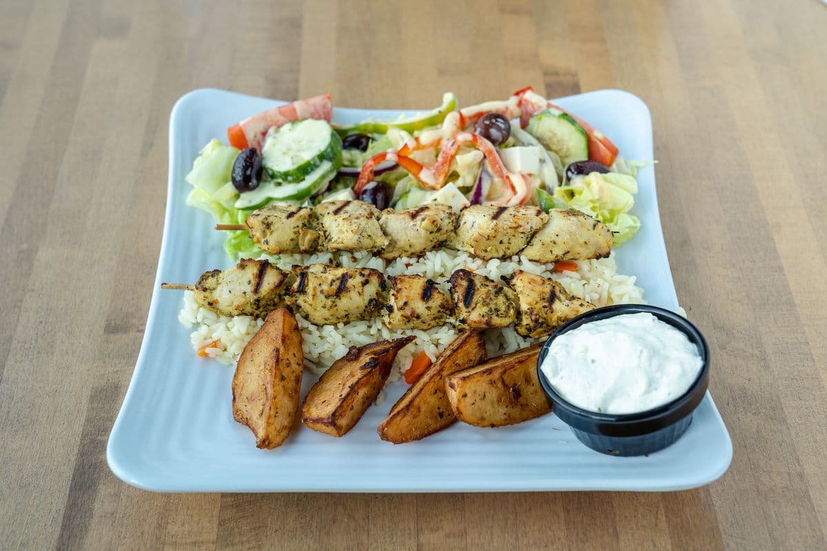 Assiette de souvlaki au poulet / Chicken Souvlaki Plate