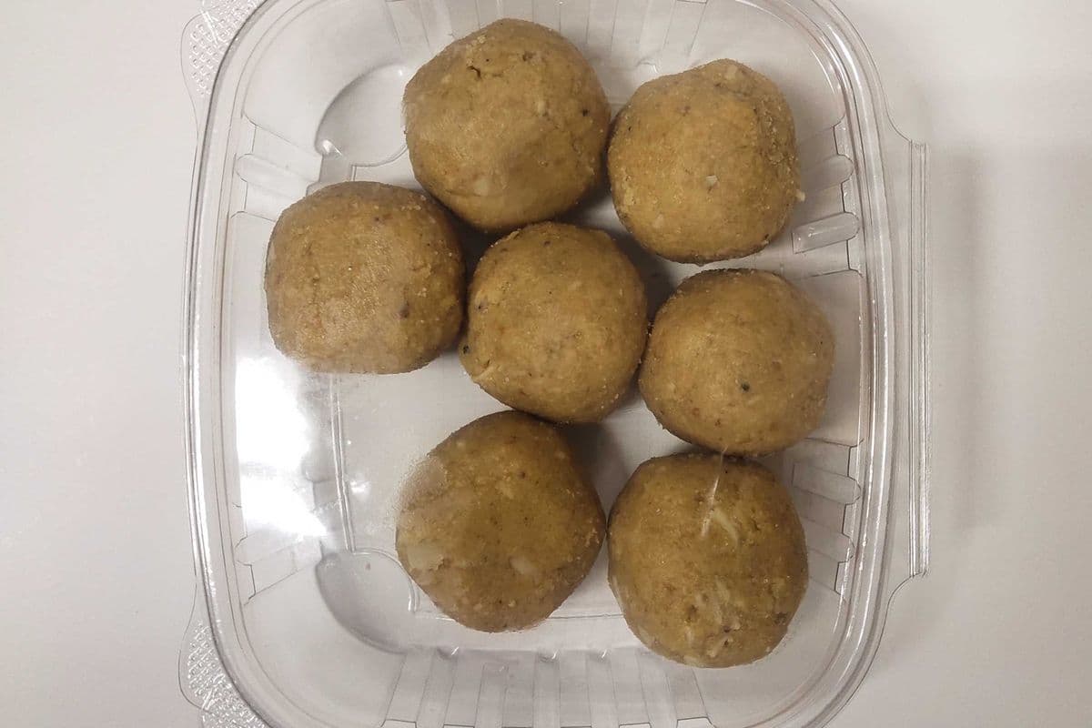 Besan Ladoo (1lb)
