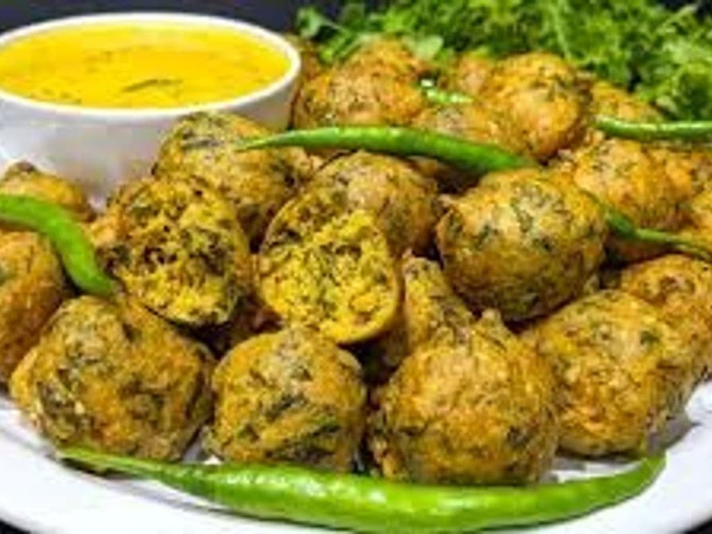 Methi Gota (with Kadhi) (1 lb)