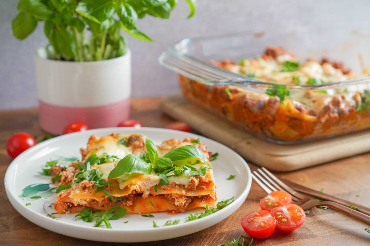 Beef Lasagna with Garlic Bread