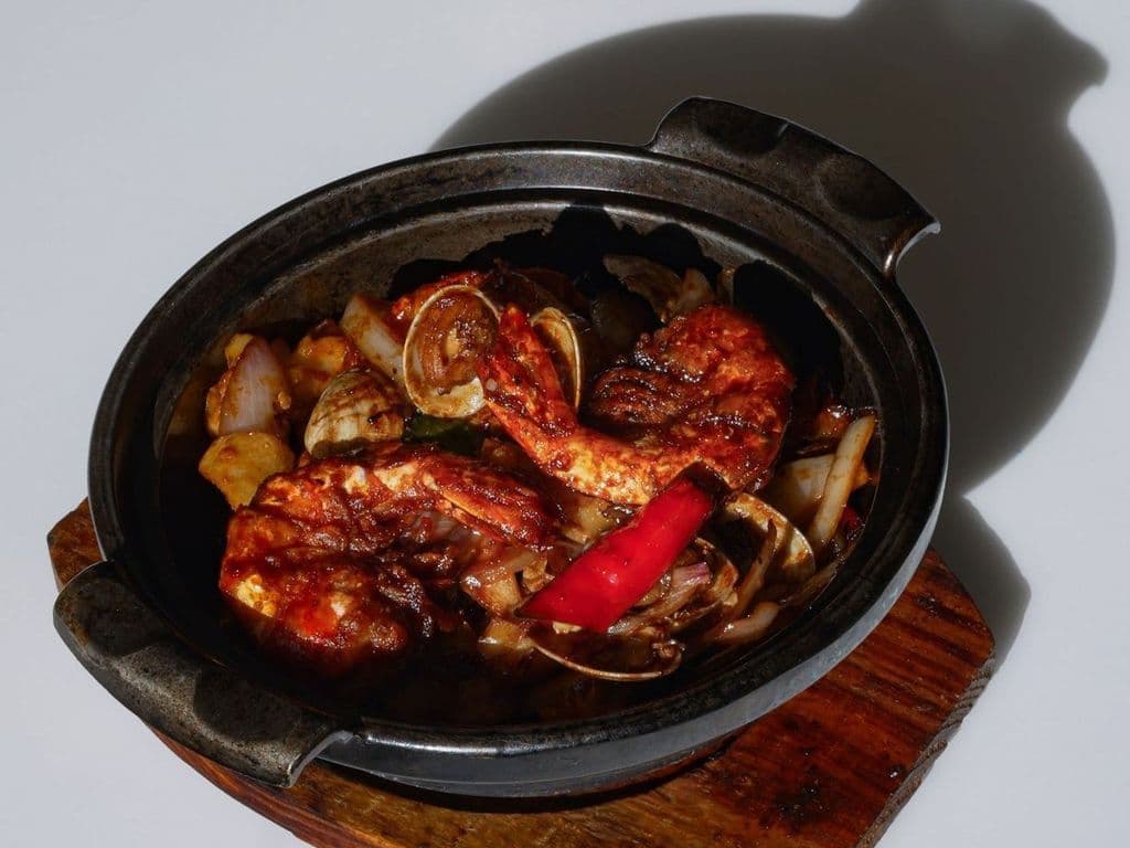 S3. Signature Seafood Pot 南洋海鲜煲 *NEW ITEM*