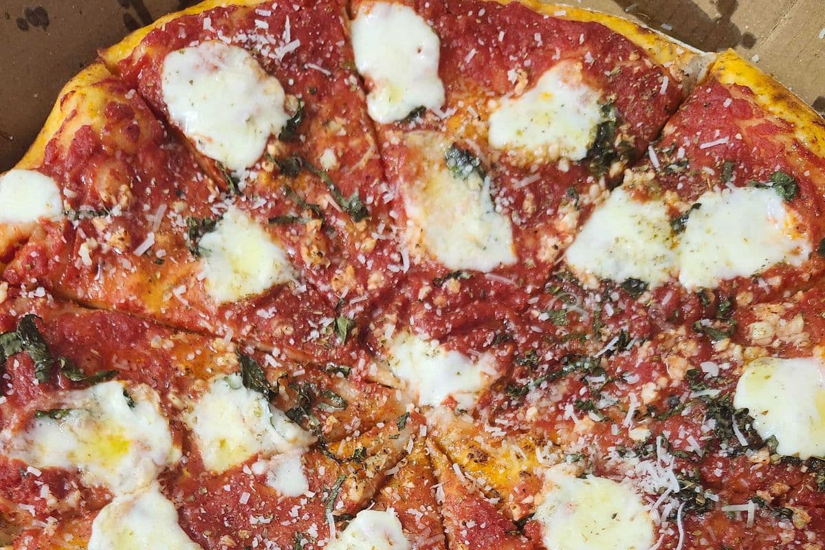7. 12" Medium Margherita Pizza