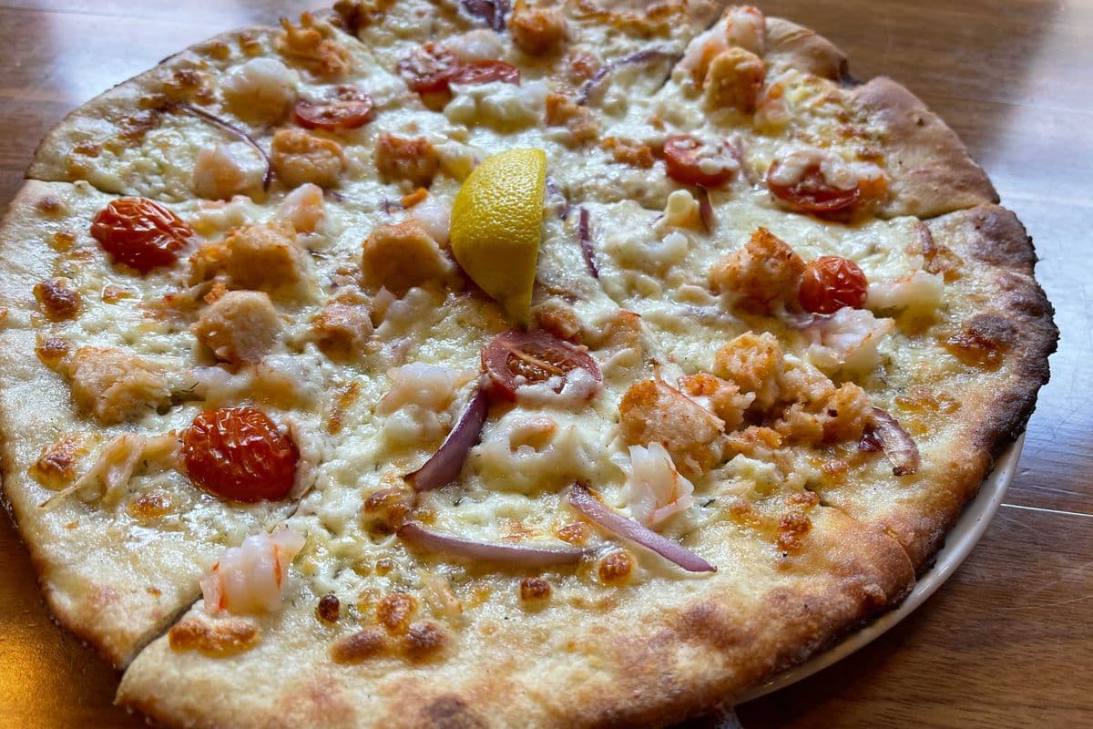 Seafood Pizza