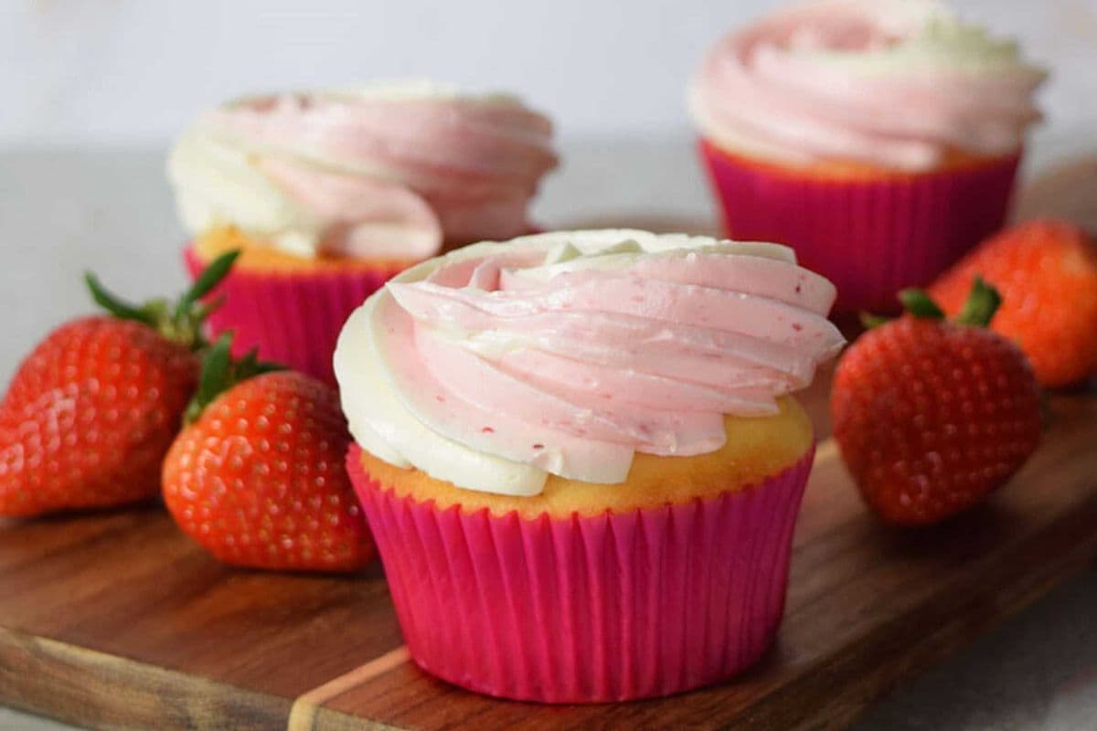 Vanilla with Strawberry Buttercream Cupcakes (6 packs)
