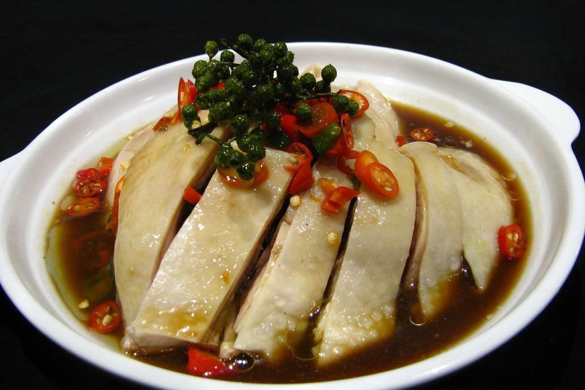 A2. Chicken with Pepper Cone and Chili