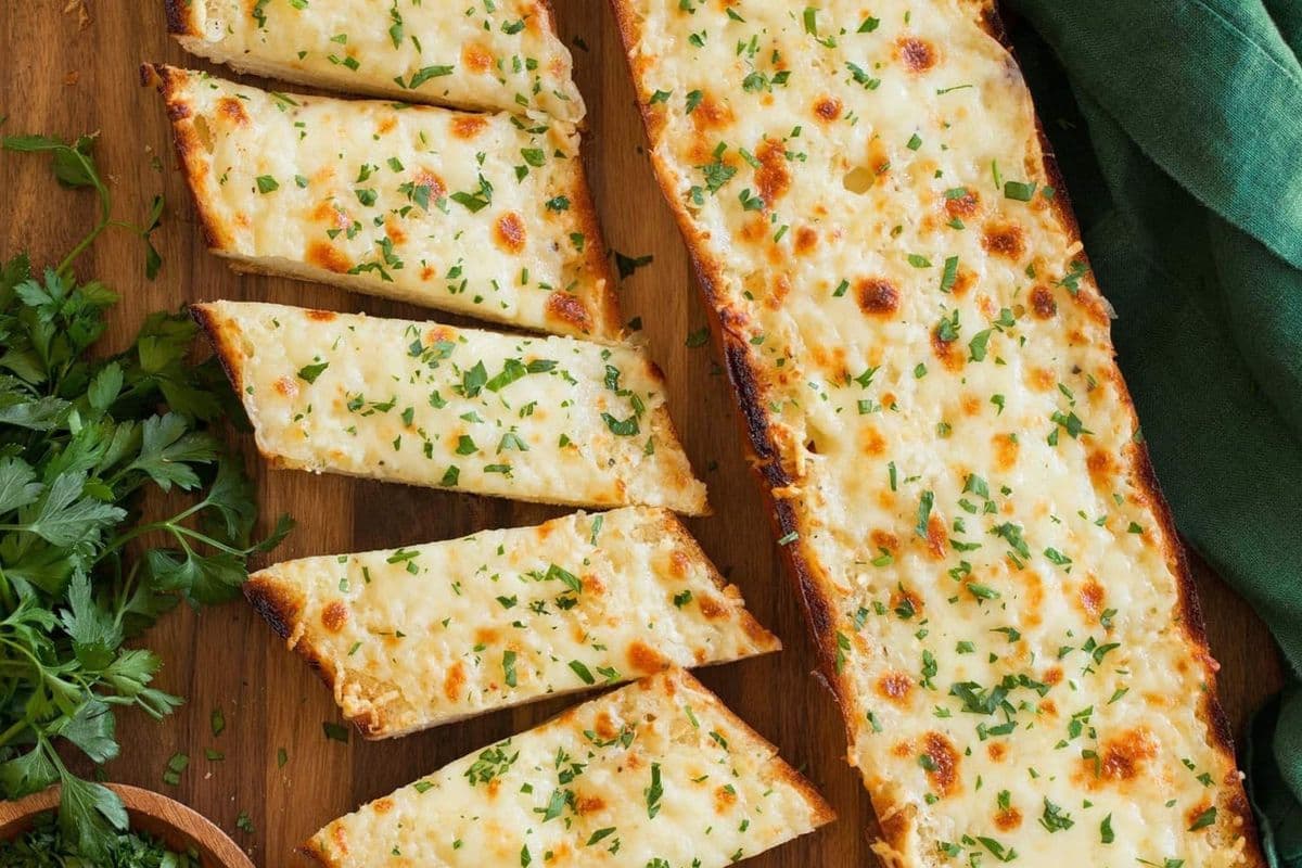 Cheesy Garlic Bread (2 Pieces of bread)