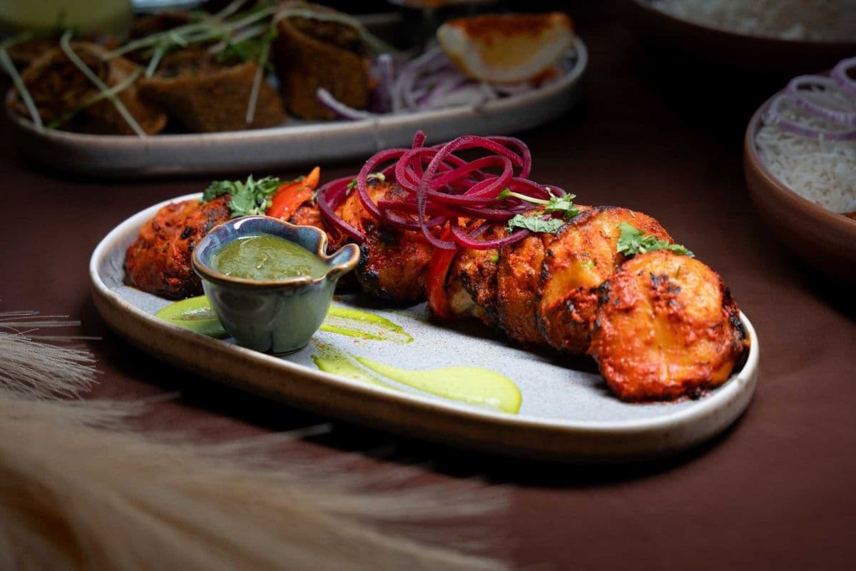 TANDOORI VEG MOMOS