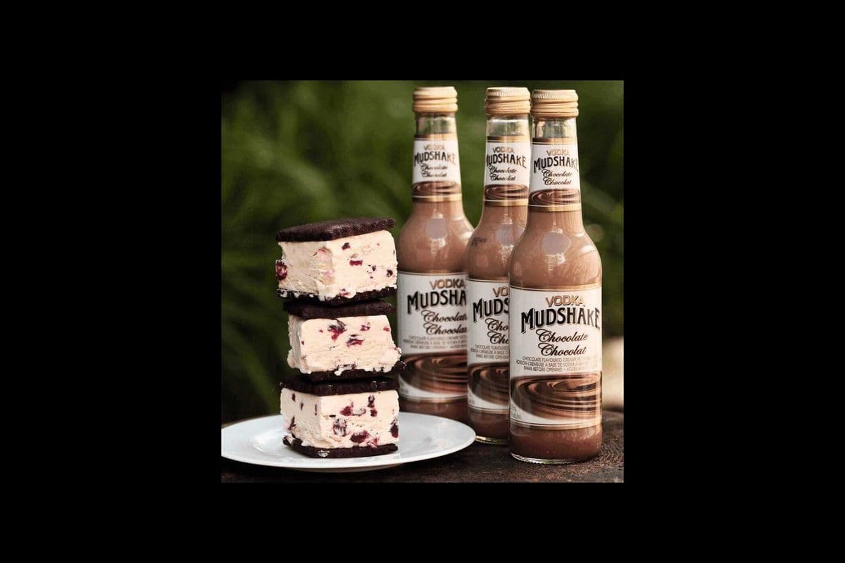 Vodka Mudshake Chocolate Candy Cane (4 Bottles) (4 x 4*270ML)