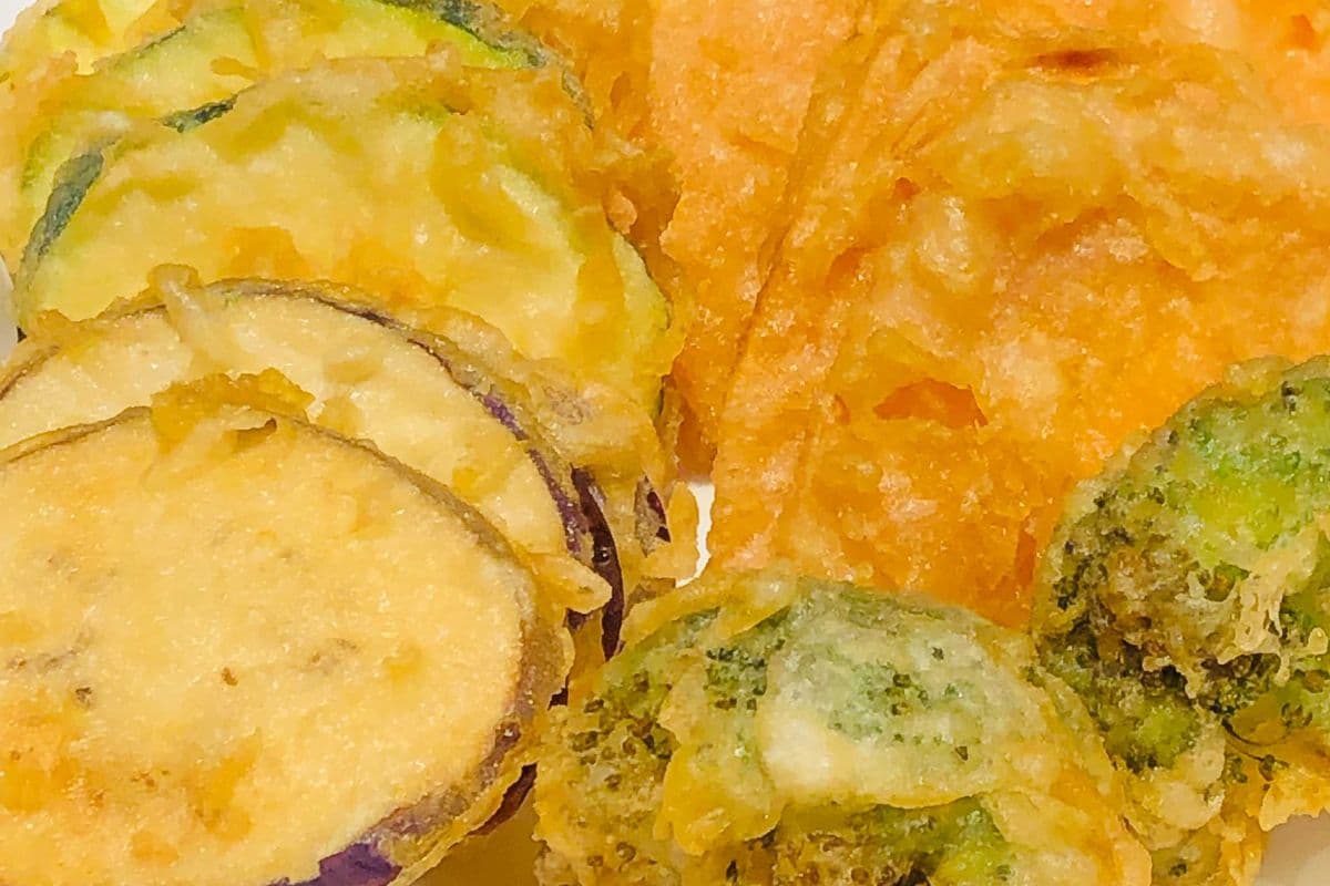 30. Vegetable Tempura (12 Pcs)