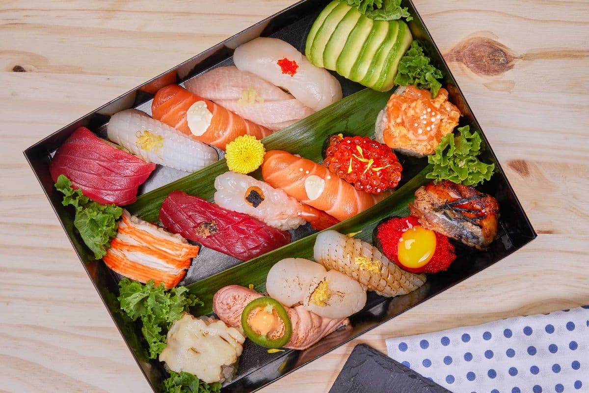 S7. Supreme Sushi & Roll 18 pcs (for 2)