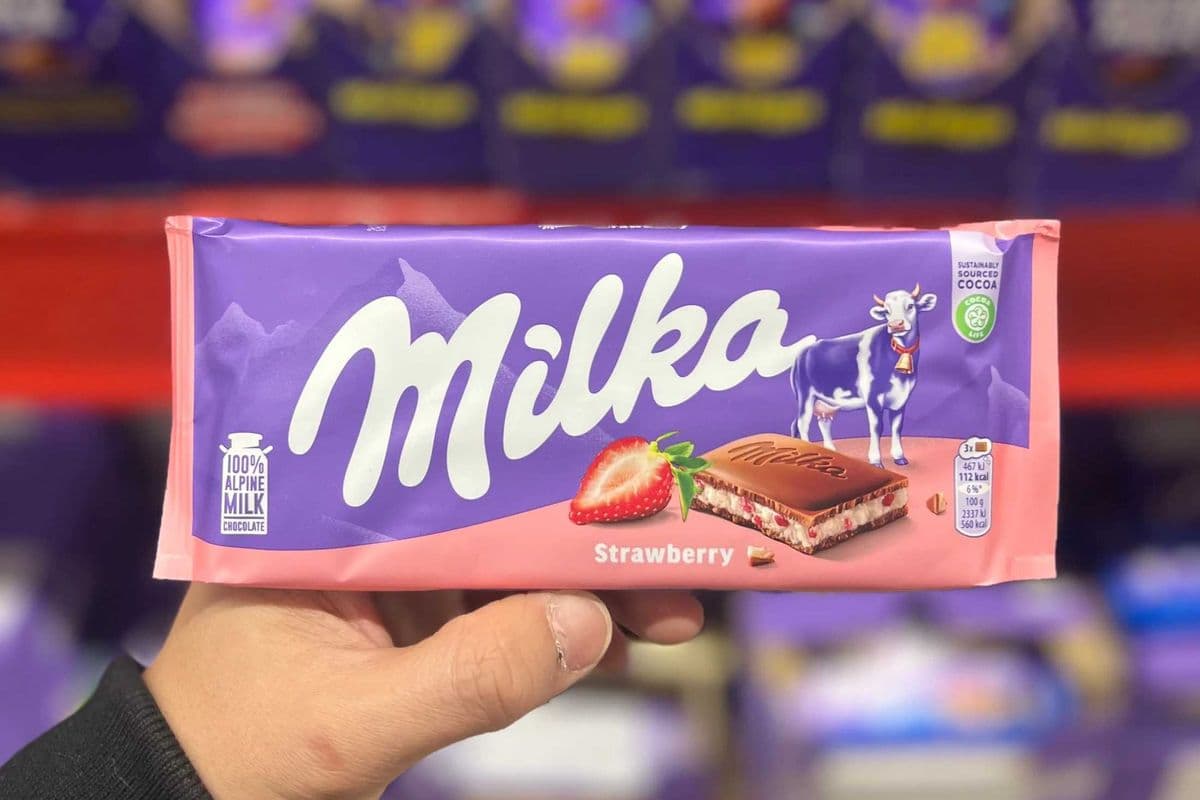 (UK) Milka Strawberry Chocolate Bar 100g