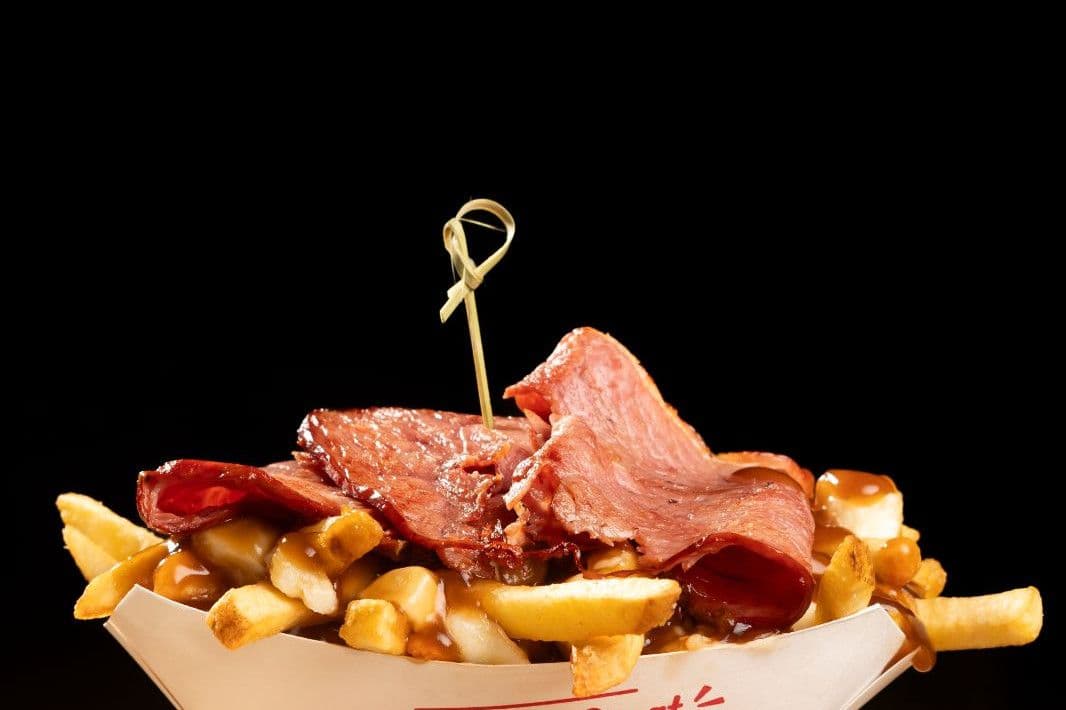 NEW YORKER POUTINE