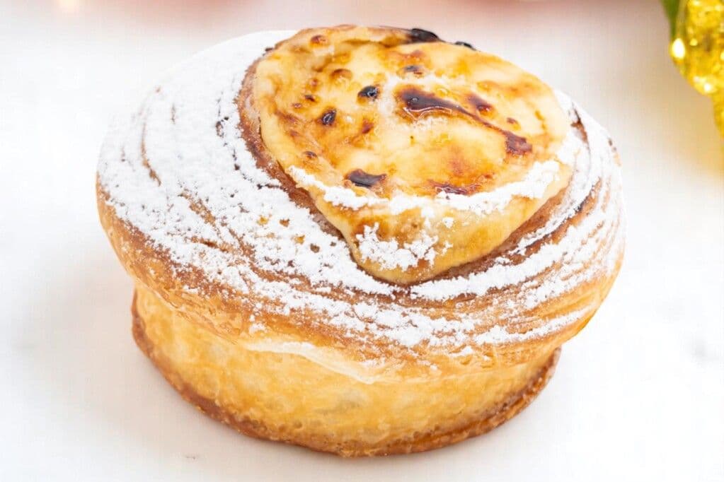 CROISSANT - CREME BRULEE