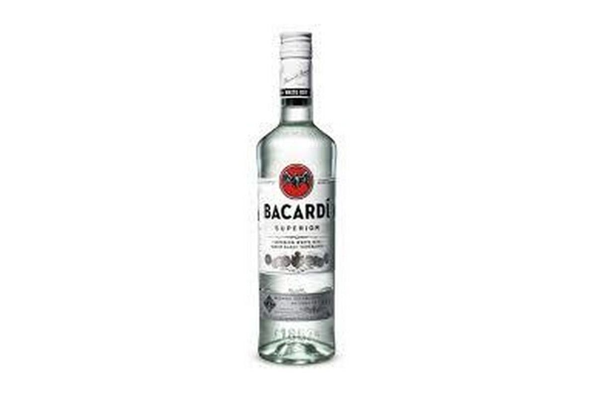 Bacardi White Rum (750 ml) (1 x 750ML)