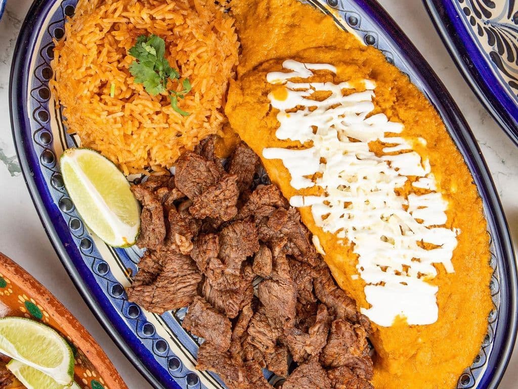 COMAL Y CANELA PLATTER - halal options avail