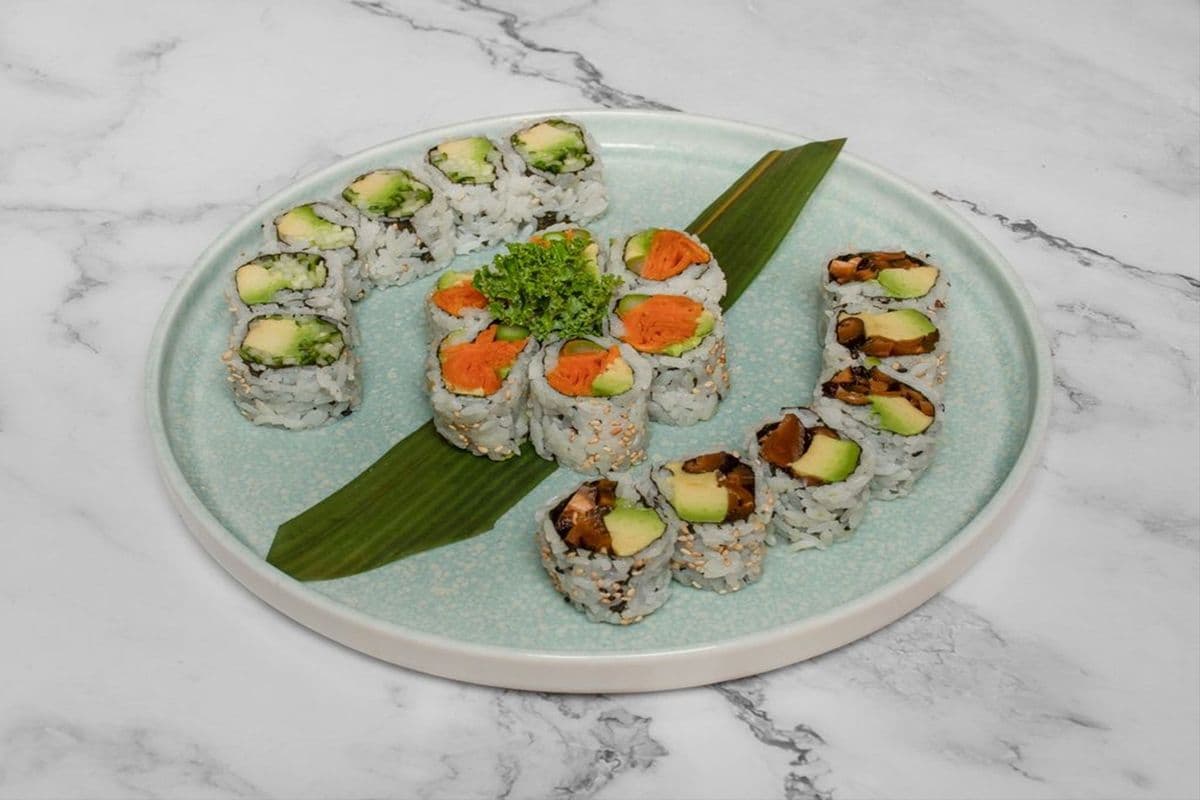 M09. Veggie Maki Set 3 (18 pcs)