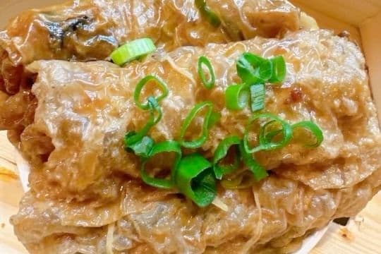 D03. Steamed Bean Curd Rolls 鲜竹卷