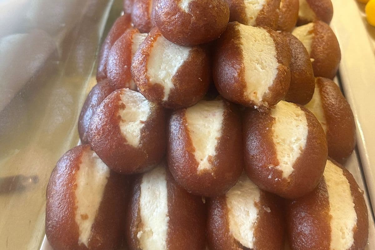 Gulab jamun sandwich (3 pcs )