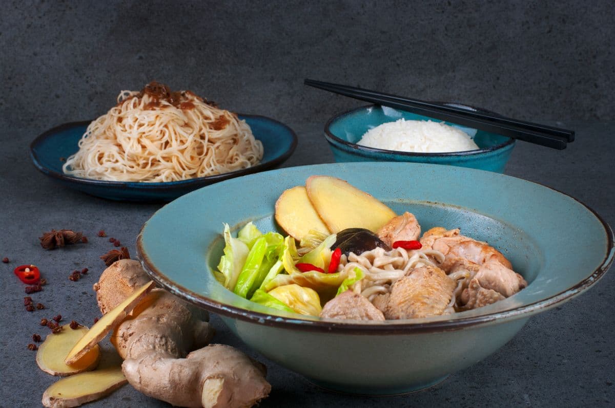 951. Sesame of Chicken Soup with Noodles