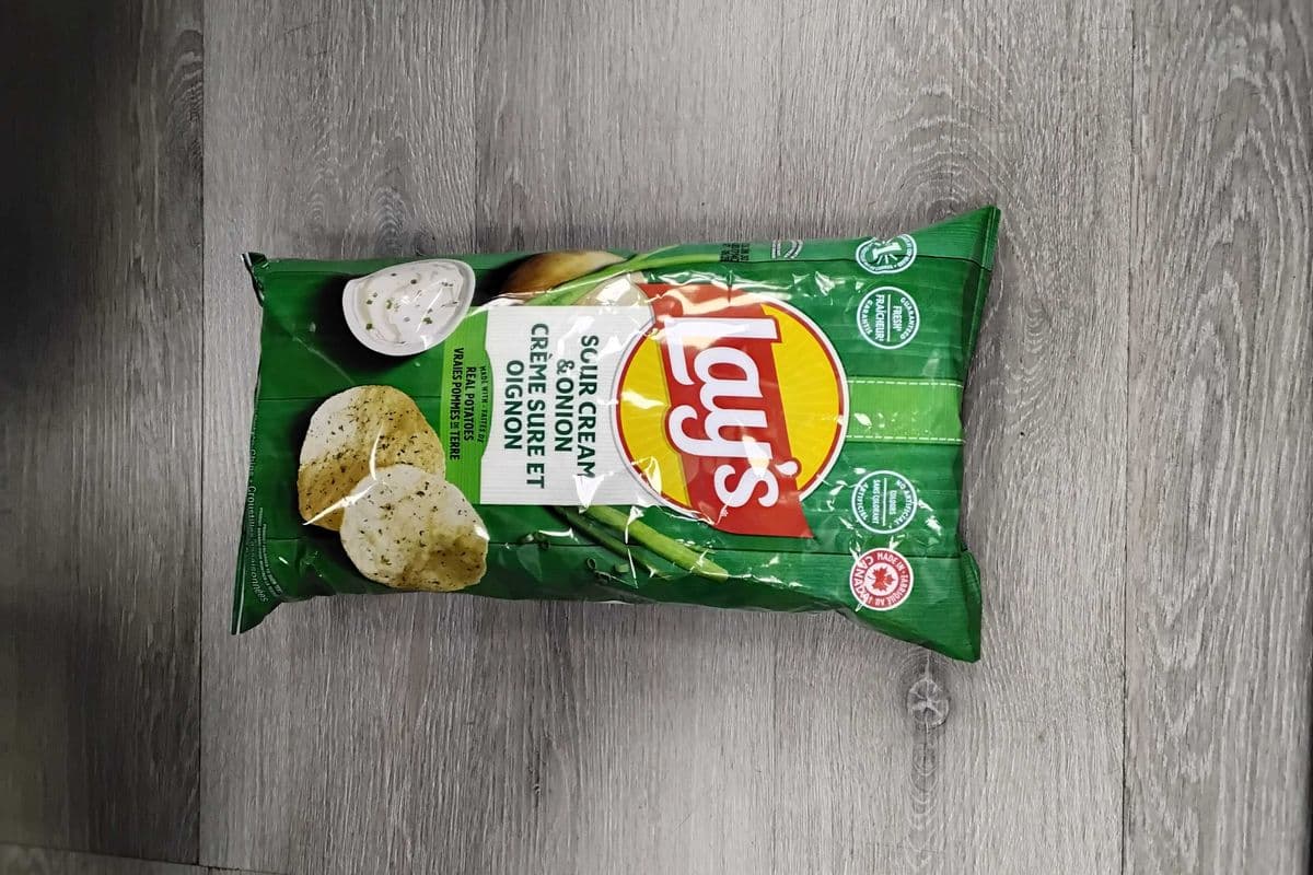 Lay's Sour Cream and Onion Family Size 220g