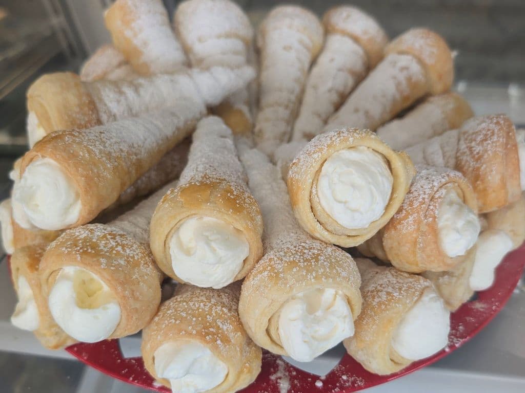 CANNOLI
