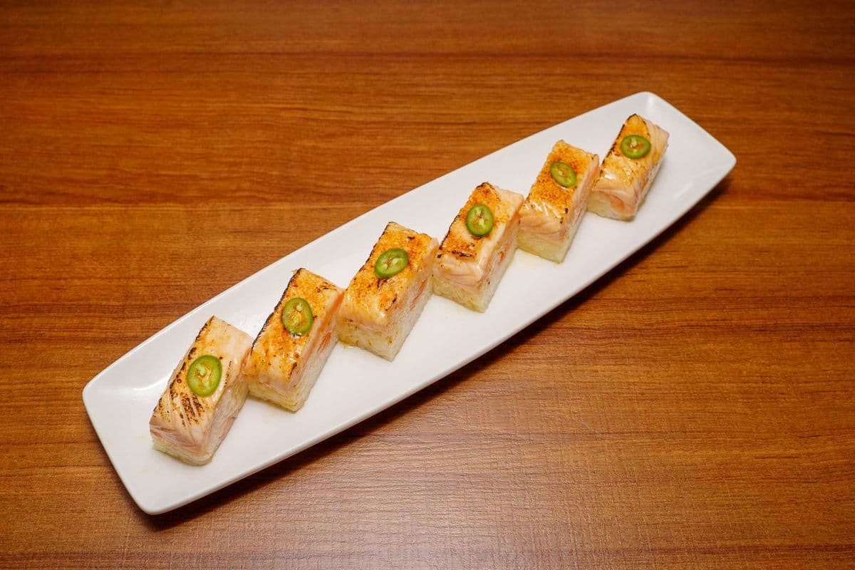 Salmon Oshi