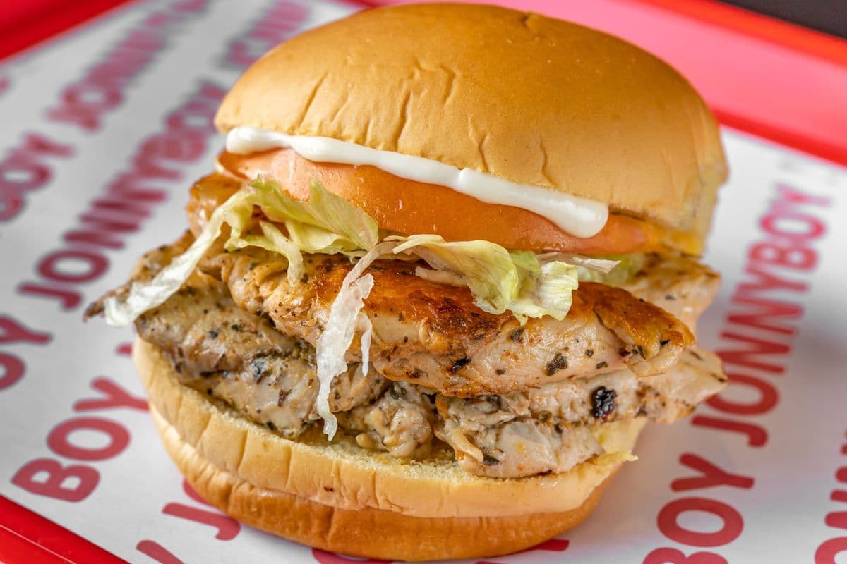 Sandwich au poulet grille / Grilled Chicken Sandwich