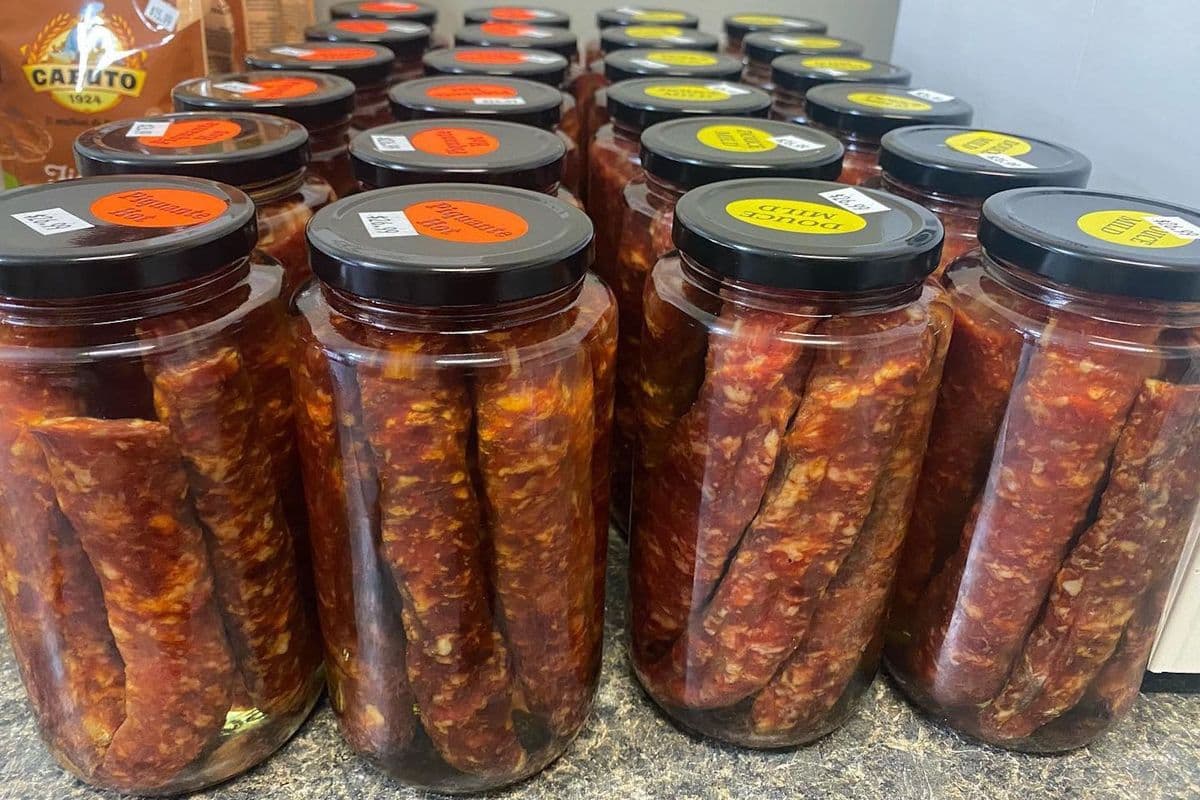Italian Dry Sausage in Canola Oil (750 ml)