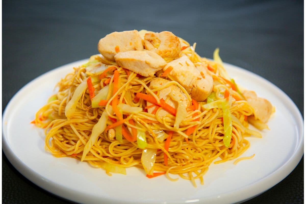 N7. Chicken Low Mein or Shanghai Noodles