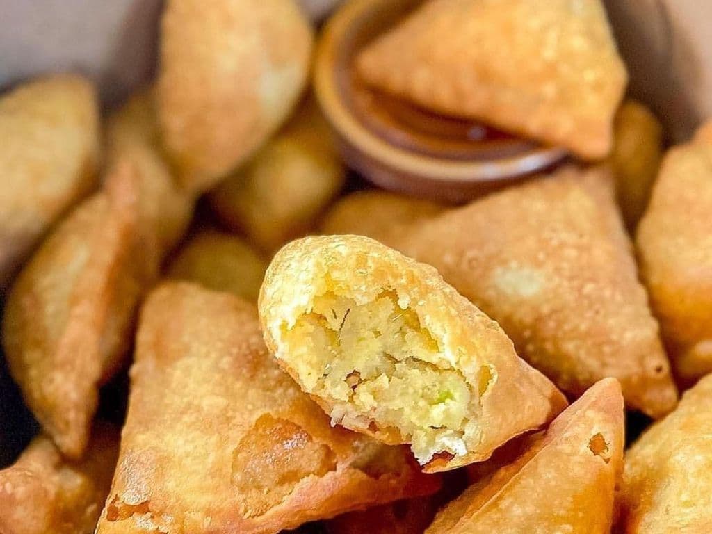 Mini Vegetable Samosa (Fried)