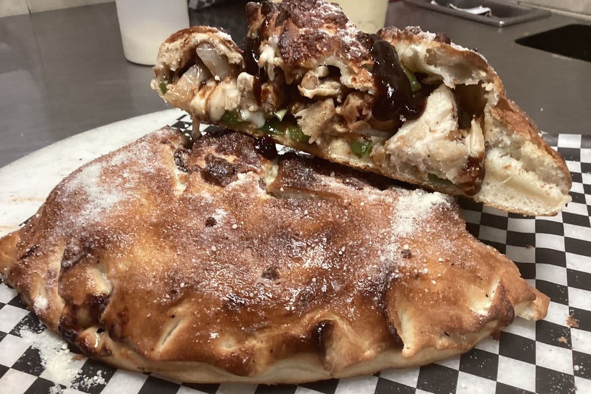 BBQ CHICKEN CALZONE(NEW)