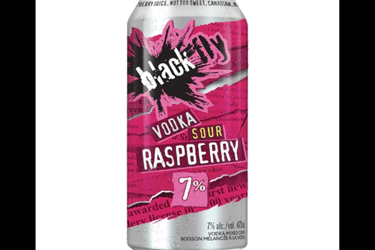 Black Fly Sour Raspberry (473 ml Can) (1 x 473 ML )
