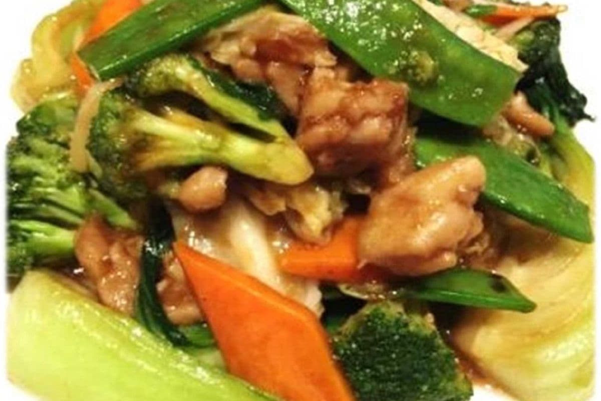C7. Chicken and Seasonal Vegetables