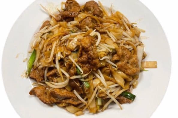 Fried Rice Flat Noodle with Beef (干炒牛河)