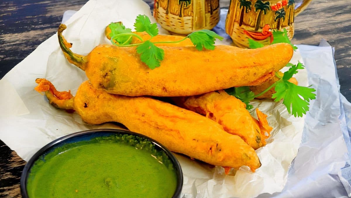 Mirchi Pakora (Per Piece)