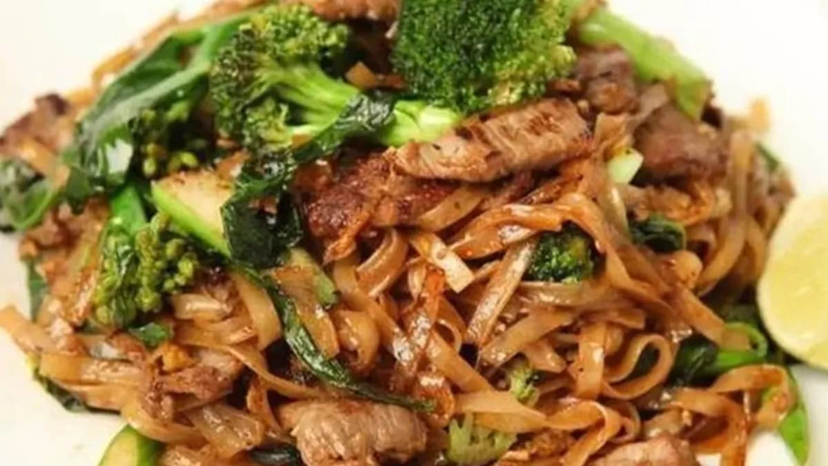 Phad See Ewe